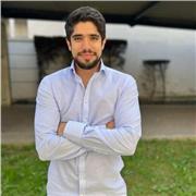 étudiant en économie a Lyon. Tres bon niveau d'anglais, espagnol et francais